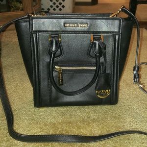 Michael kors crossbody